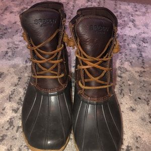 barely worn sperry boots